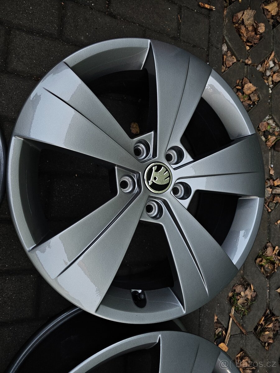 ALU kola disky Škoda 5x112 R17 Superb III Triton - 2