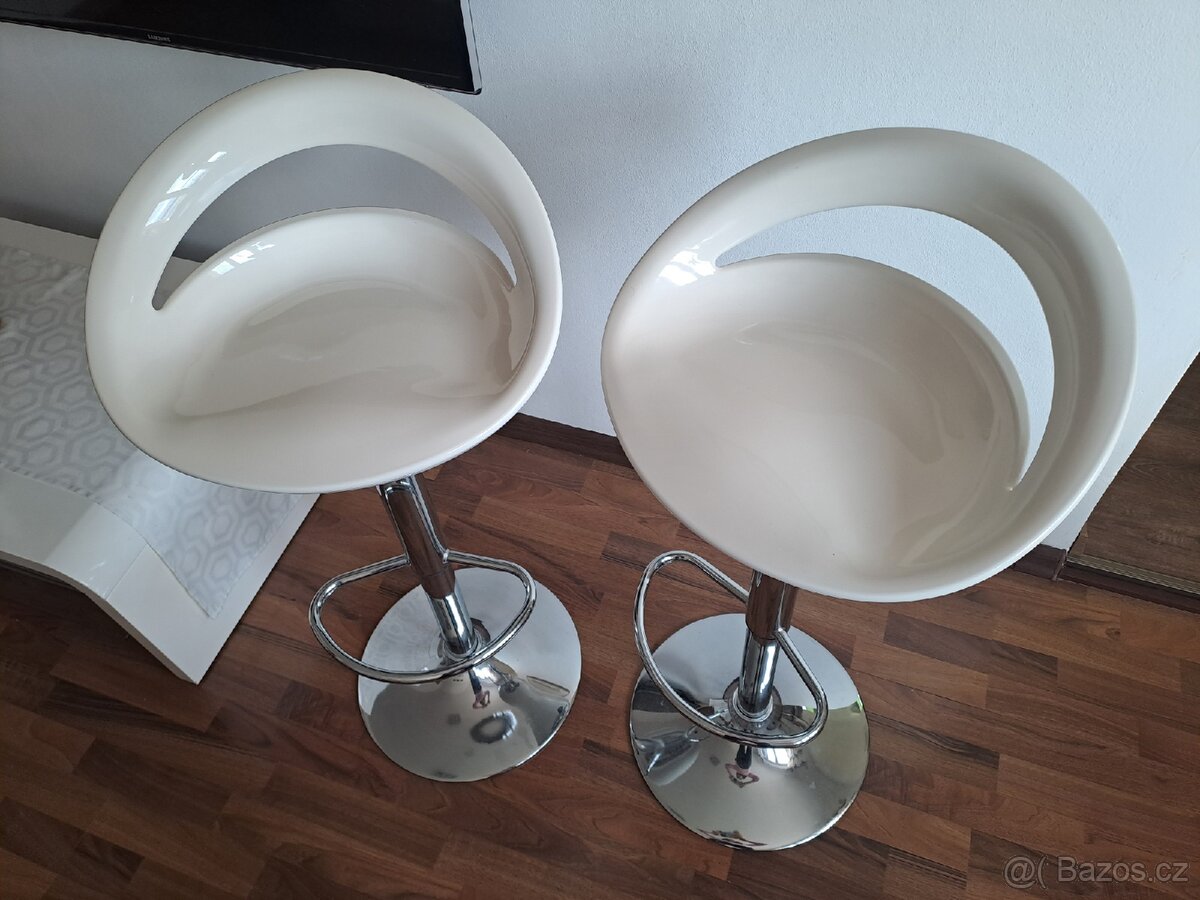 Dvě barové židle - 2