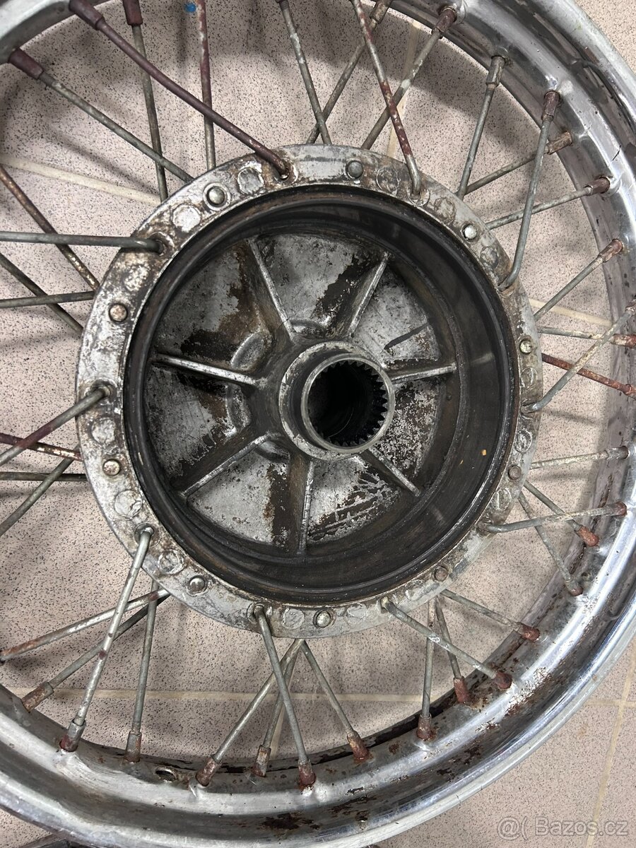 Kolo a ráfek Dněpr K750 19" - 2