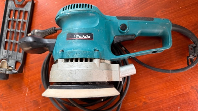 Excentrická bruska s regulací 150mm, 310W MAKITA BO6030 - 2