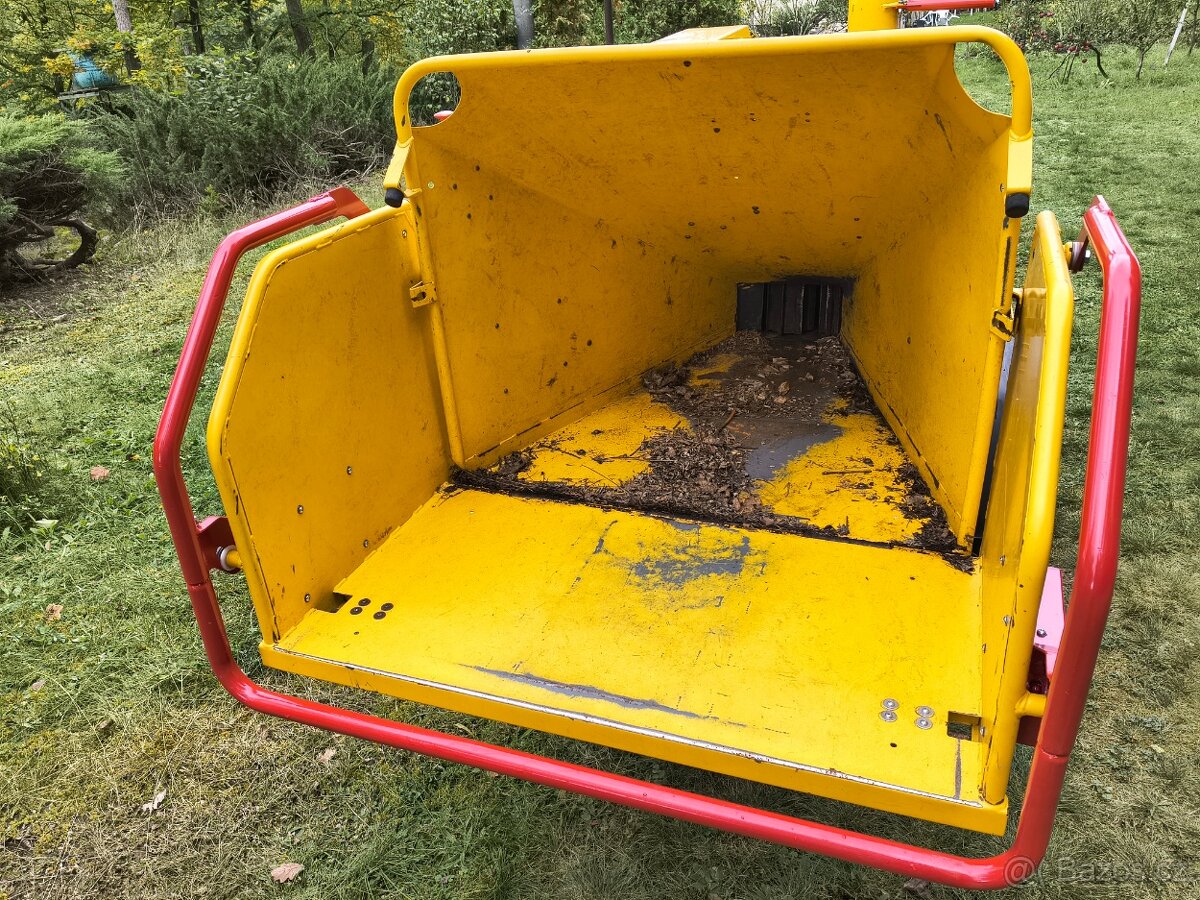 ŠTĚPKOVAČ PŘÍVĚSNÝ, větve až 150 mm v průměru - 2