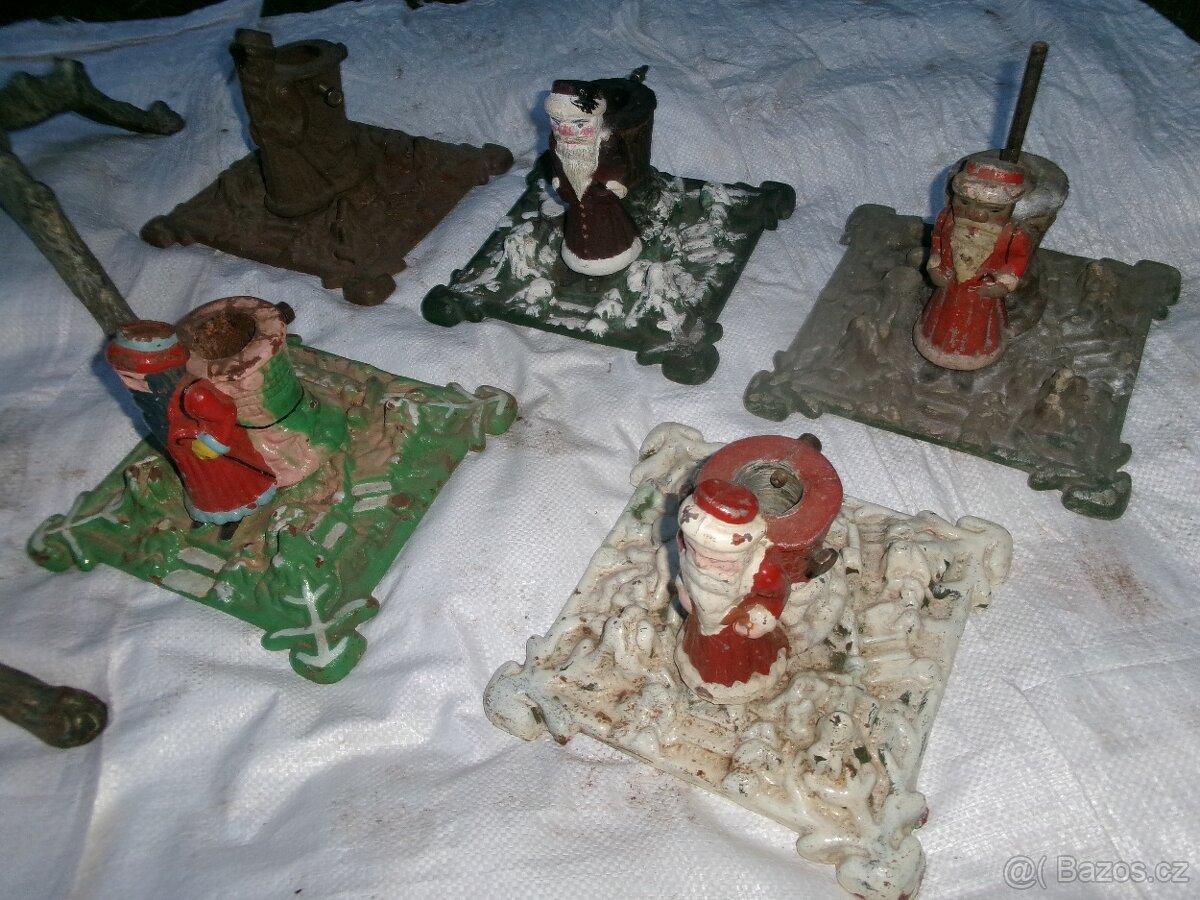 prodám vánoční stojany a různé staré kuchyňské vybavení. - 2