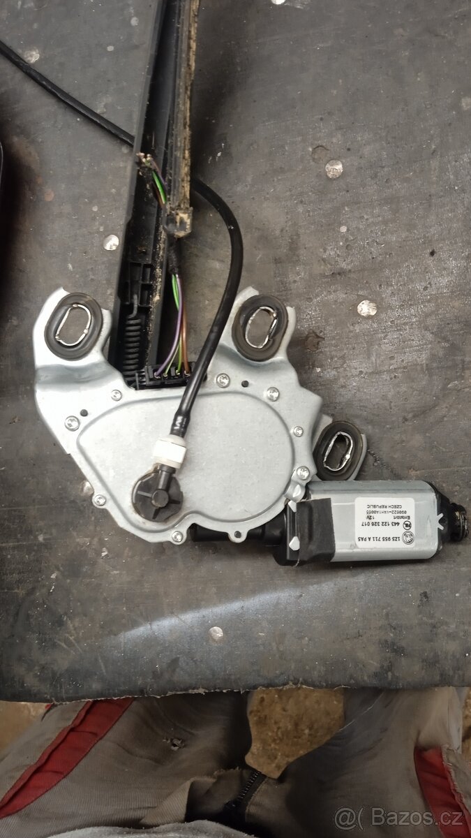 Motorek zadní stěrač - 2