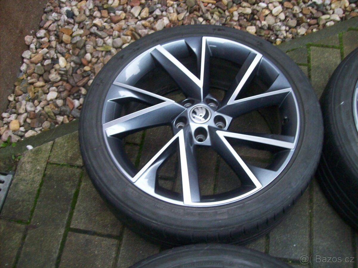 alu Vega Superb 3 Sportline Passat B8 235.40.19 - 2