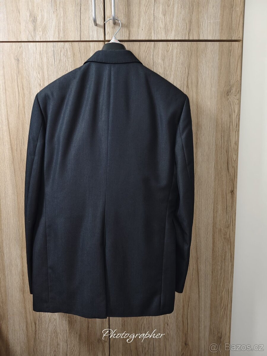 Oblek značky Matiaso Lucacci - 2