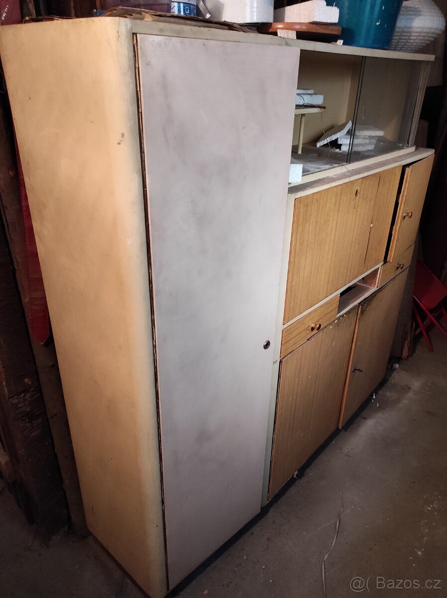 Starý nábytek - sekretář - 2