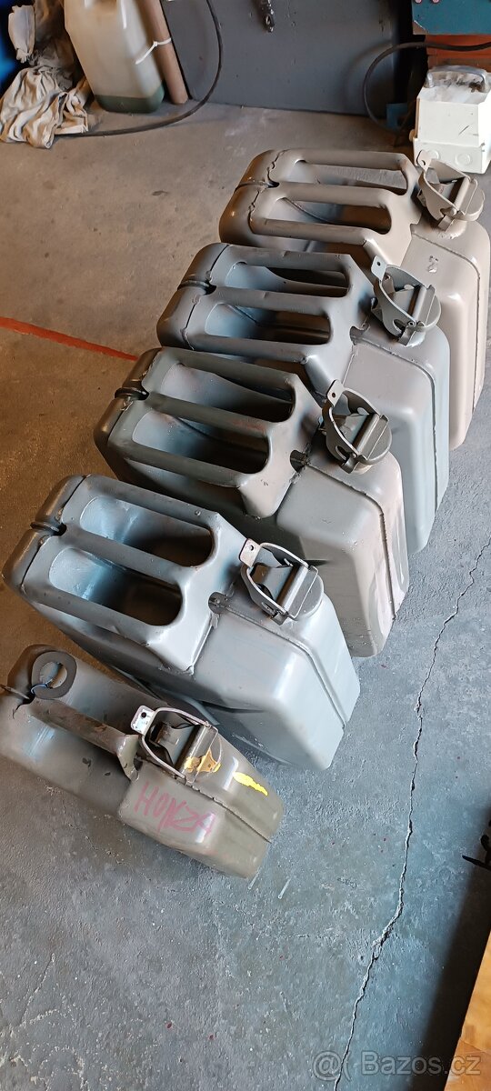 kovové kanystry - 2