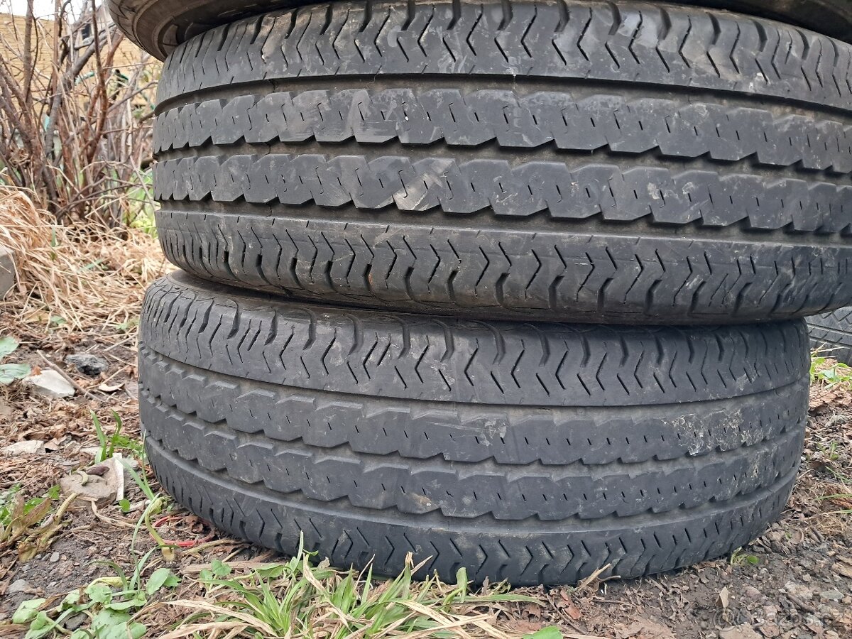 Letní Pirelli 205/75 R16C - 2