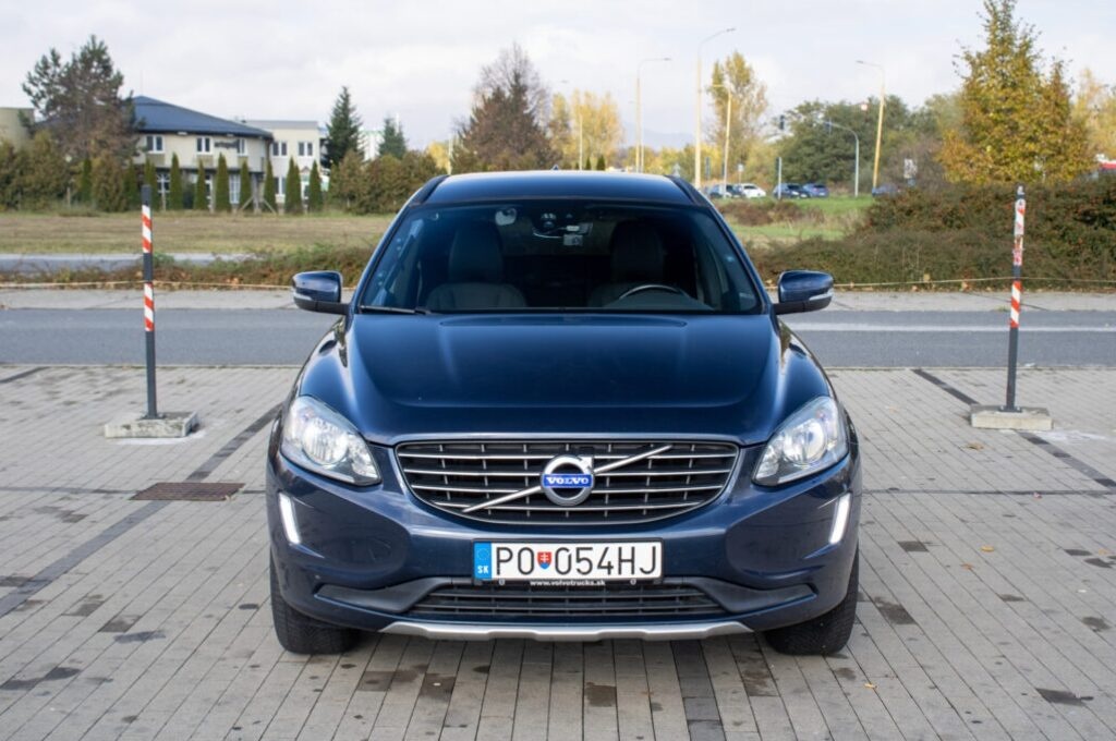 VOLVO XC60 (2015) - 2
