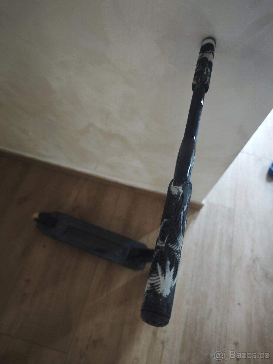 Freestyle Koloběžka Root Invictus 3 černá - 2