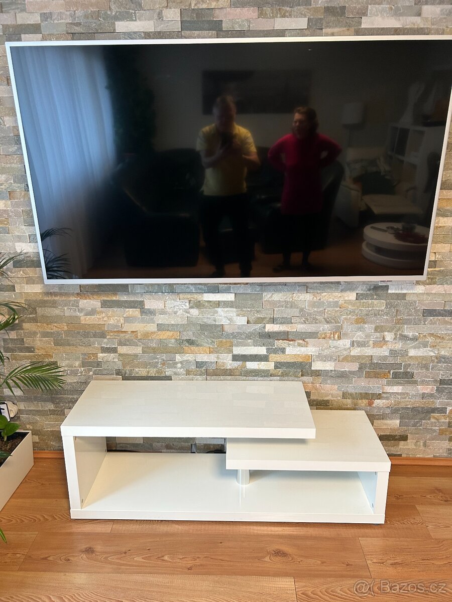 Stolek pod TV - 2