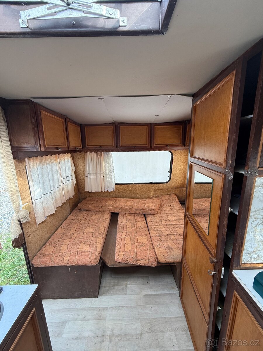 Karavan- obytný přívěs - 2