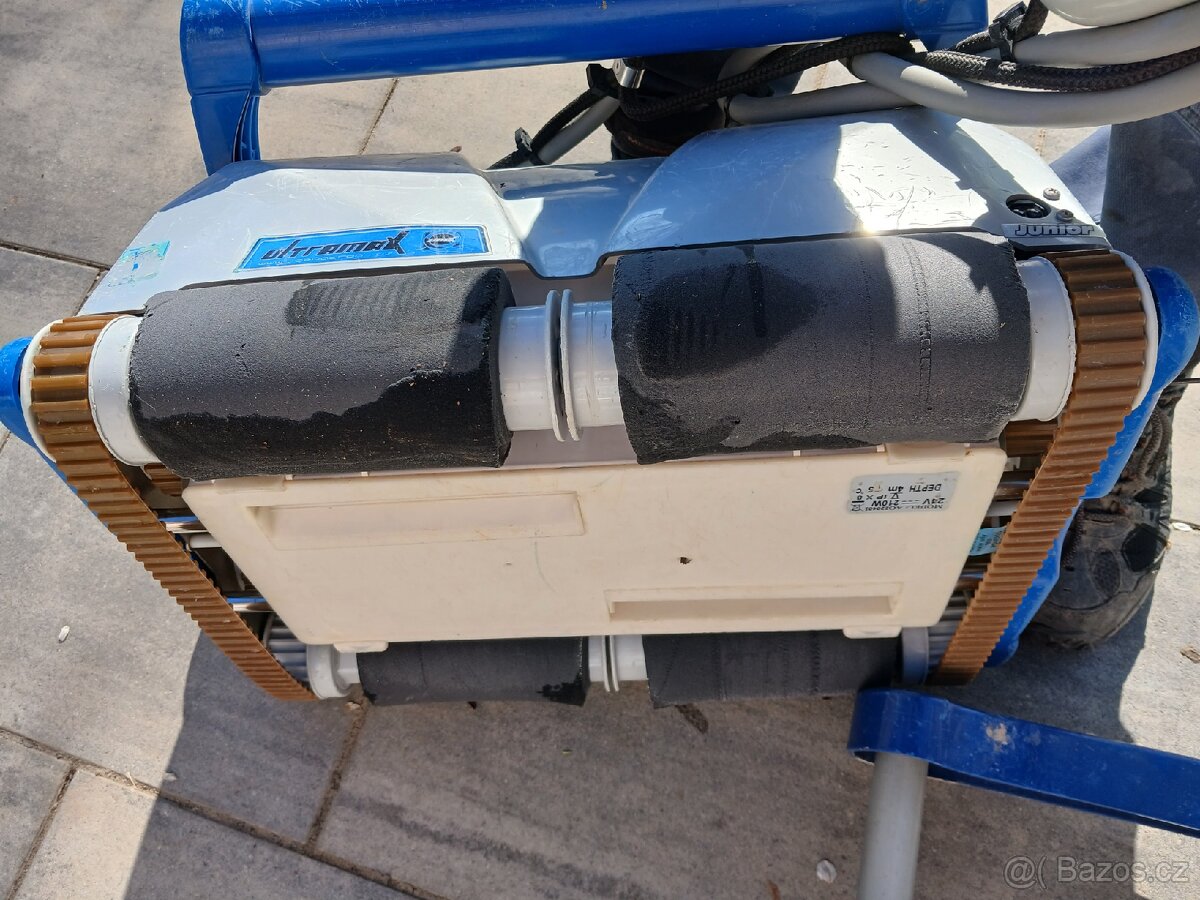 Bazénový robot - 2