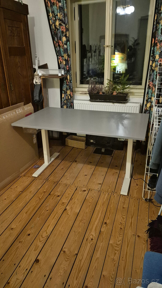 Polohovací stůl elektrický IKEA - 2