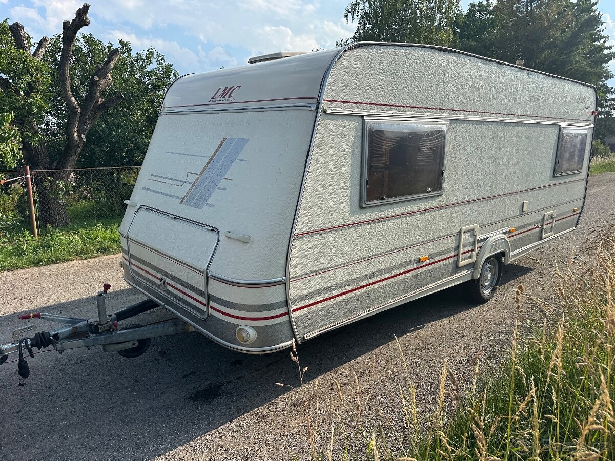 Karavan LMC - Předstan - 2