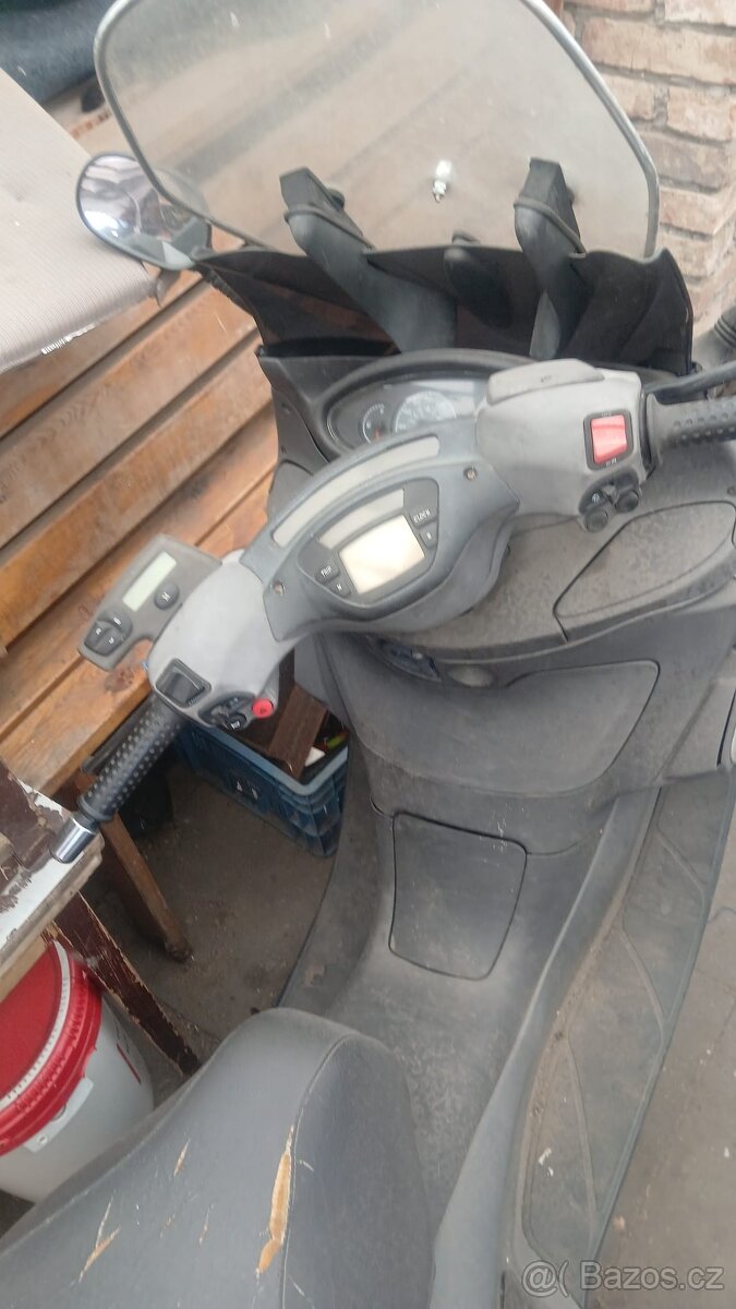 Piaggio X9 - 2