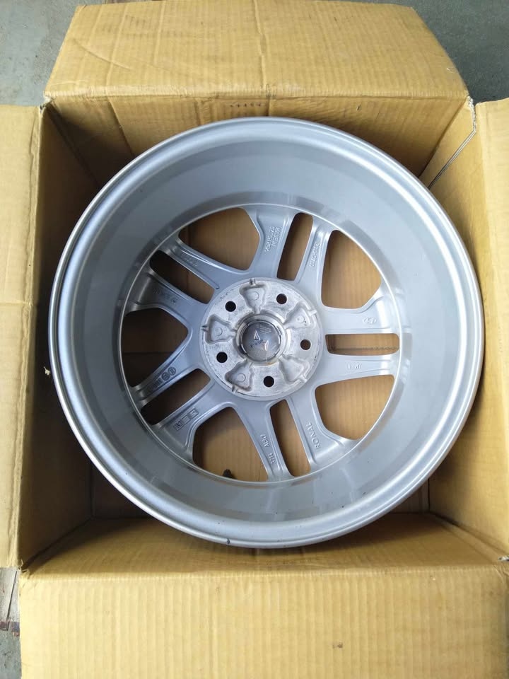 16" sada HYUNDAI TUCSON + TPMS. - 2