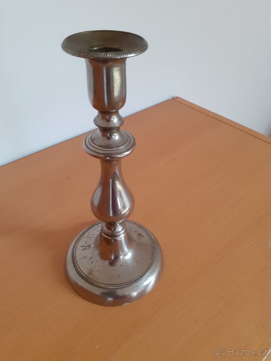 Prodáme mosazný svícen - 2