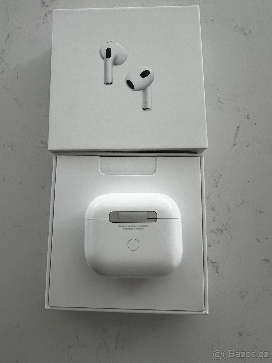 AirPods 3 generace - 2