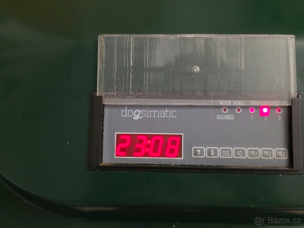 Automatická krmička granulí pro psy. - 2