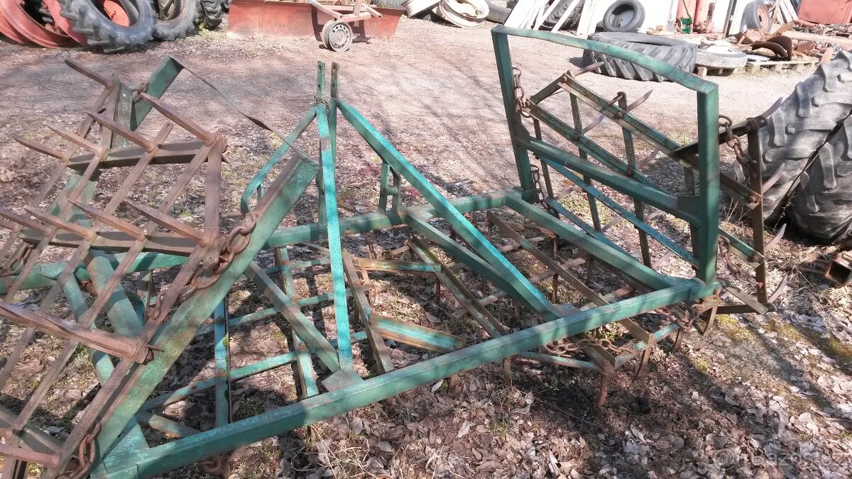 Čtyřdílné traktorové skládací polotěžké brány, záběr 3,8 m - 2