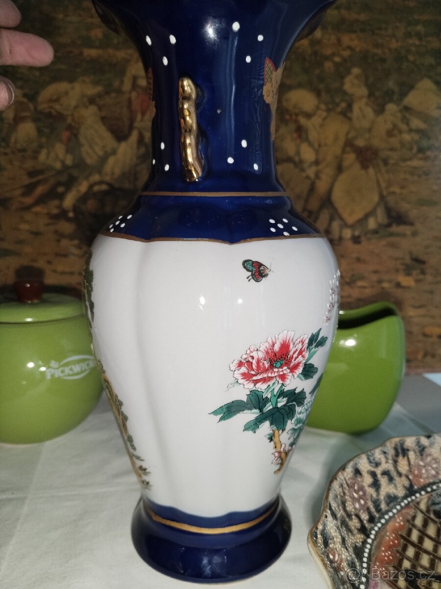 Porcelánová váza - 2
