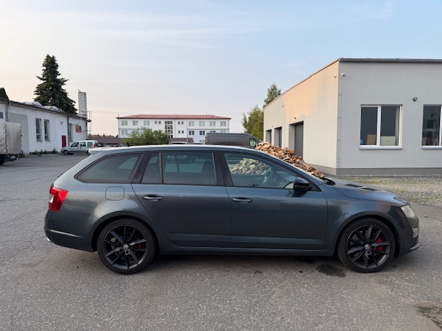 Škoda Octavia 3 Kombi RS 135 KW 4x4 - 2