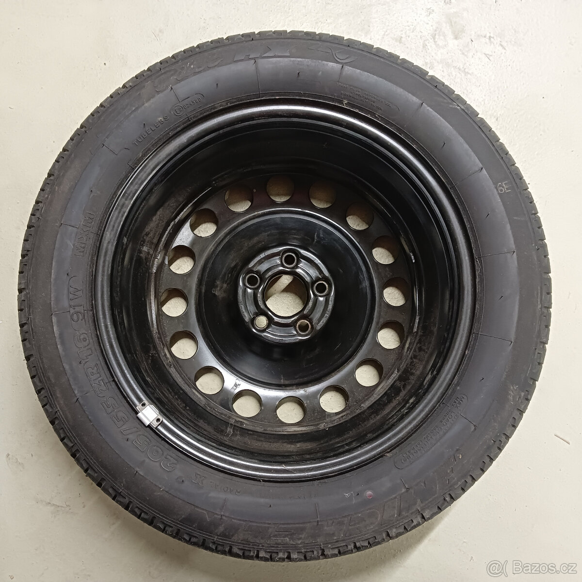 Octavia ráfek + nové pneu 205/55/16 Michelin Pilot HX - 2