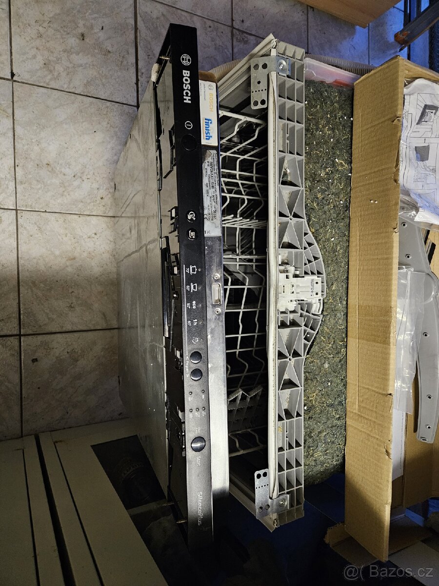 Prodam vestavenou mycku BOSCH, 60 cm, SMV25AX01E/48 - 2