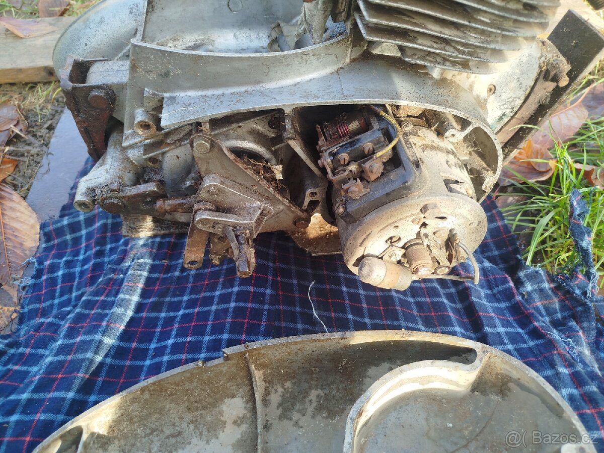 Motor Jawa kývačka 250 typ 353 kompletní - 2