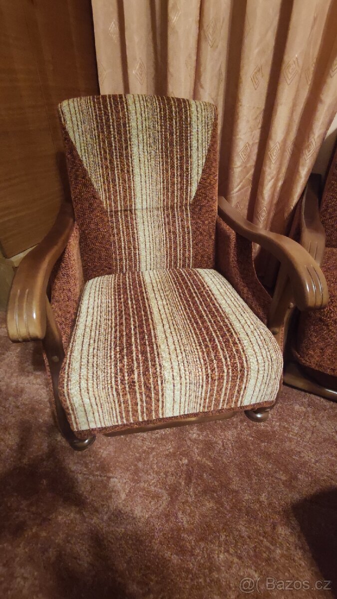 Gauč + 2 křesla + 2 taburety - 2