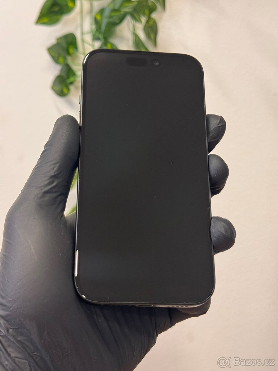 iPhone 15 128GB černý - 2