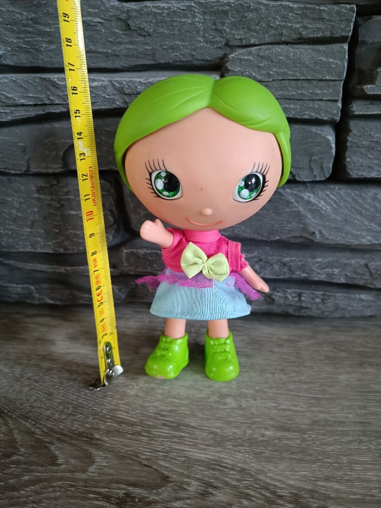 Plastová panenka - 2