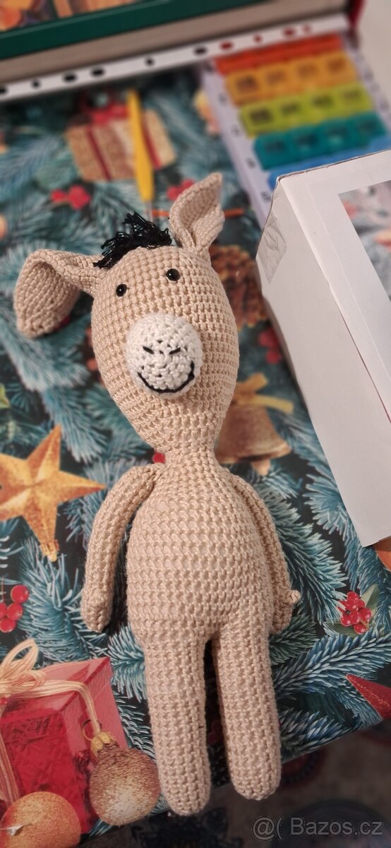 Háčkovaný oslík s háčkovanou dečkou - 2