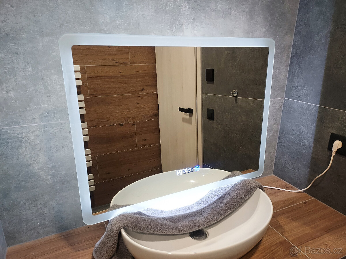 Zrcadlo, podsvícené, vyhřívané - 2