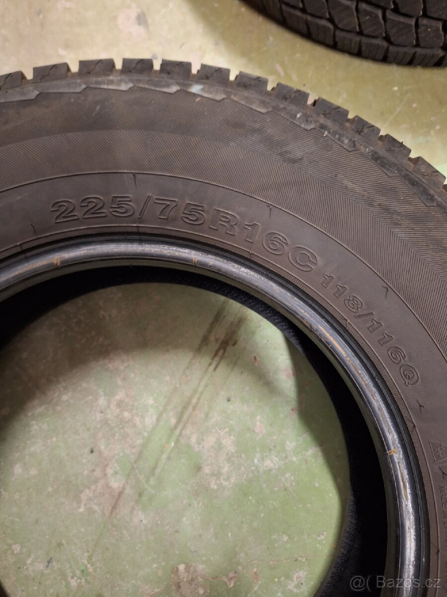 225/75 R16 C zimní - 2