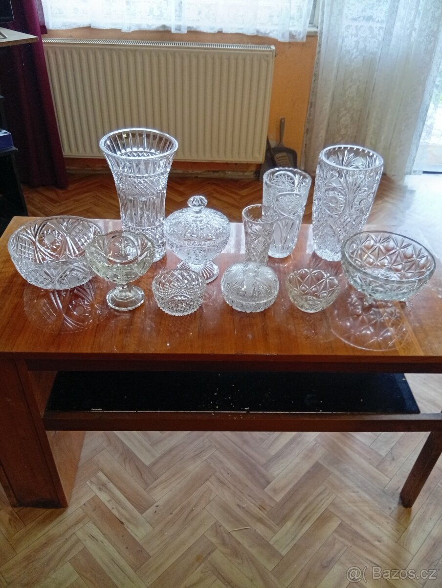 Prodám skleněné broušené vázy mísy a skleničky - 2