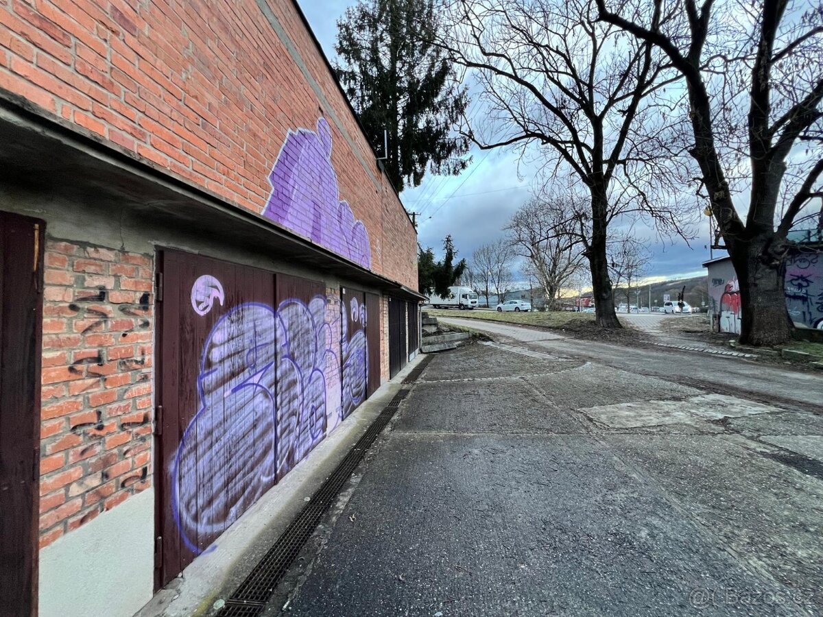 Pronájem garáže Zlín- Burešov - 2