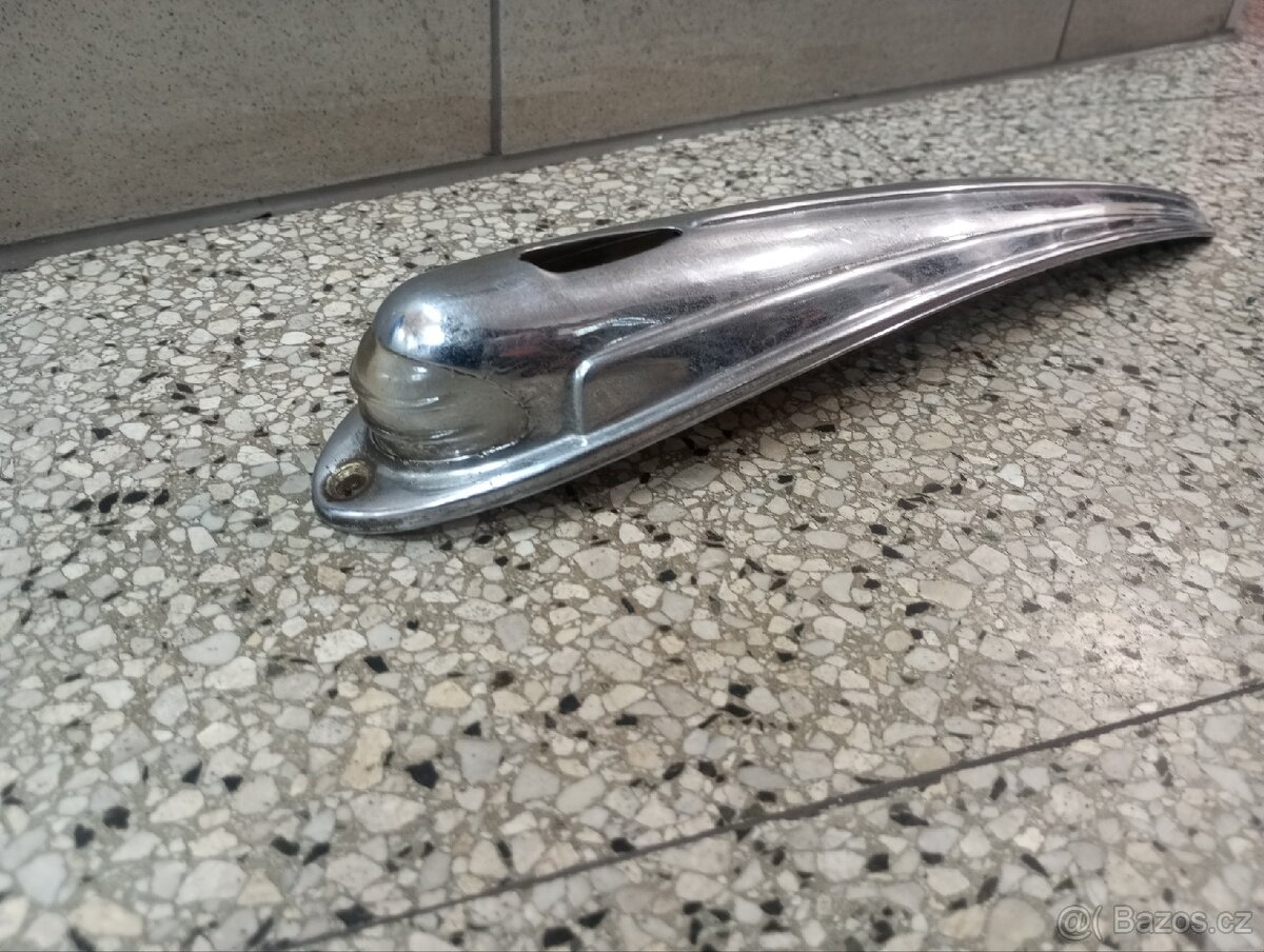 Pozička předního blatníků škoda Tudor - 2