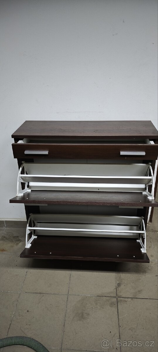 Vyklápěcí botník - 2