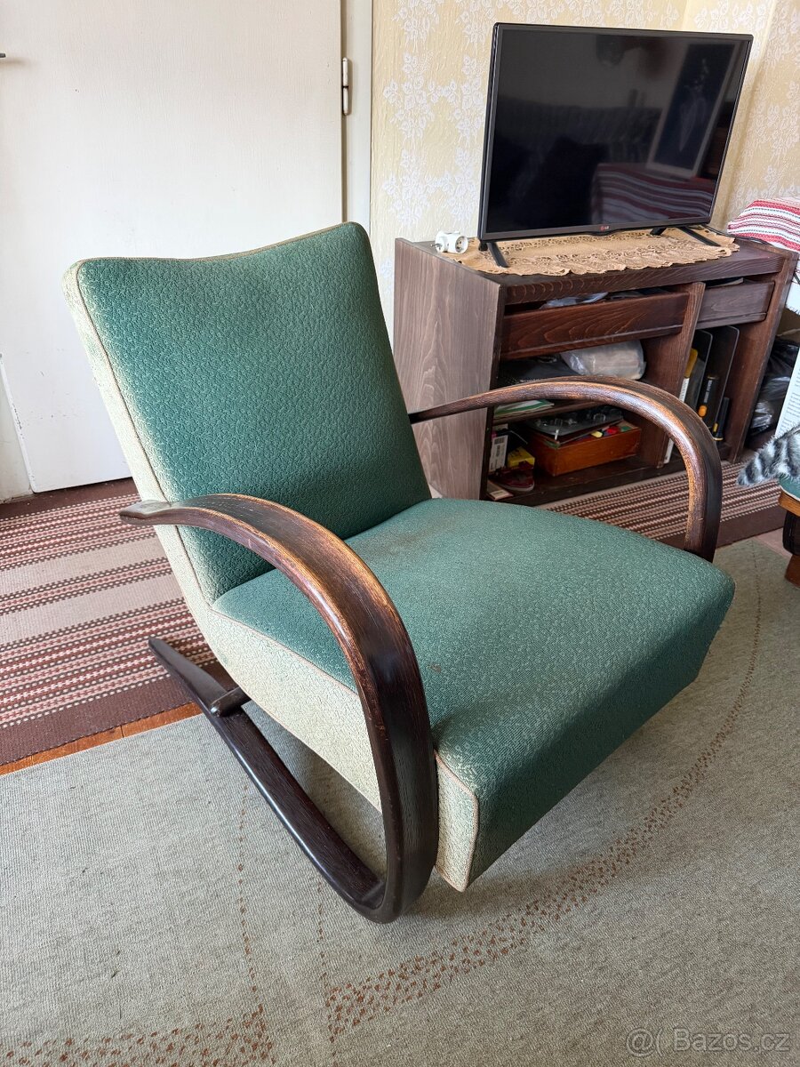 Křesla a stolek Halabala - 2