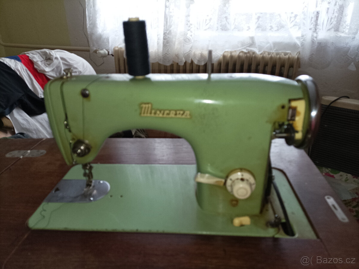 Elektrický šicí stroj Minerva - 2