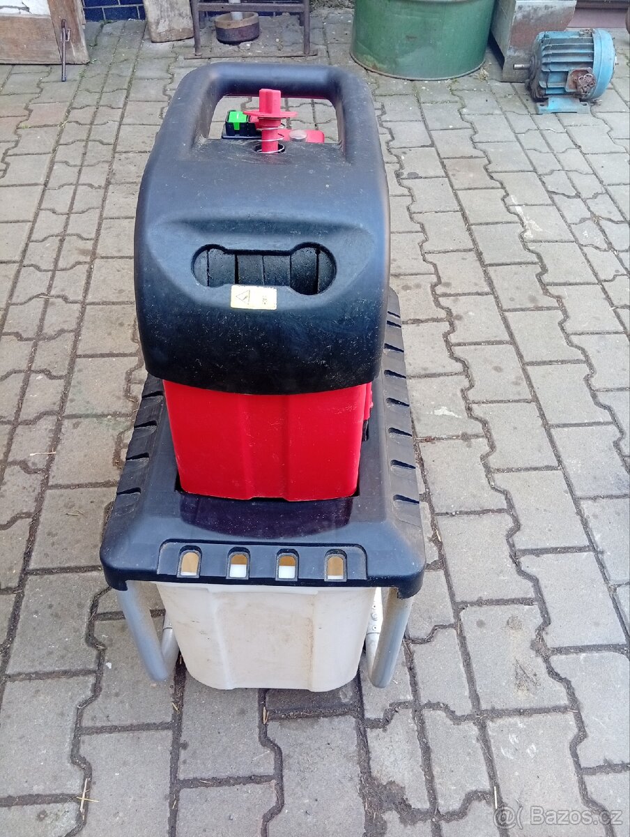 Štěpkovač na větve (HECHT) - 2
