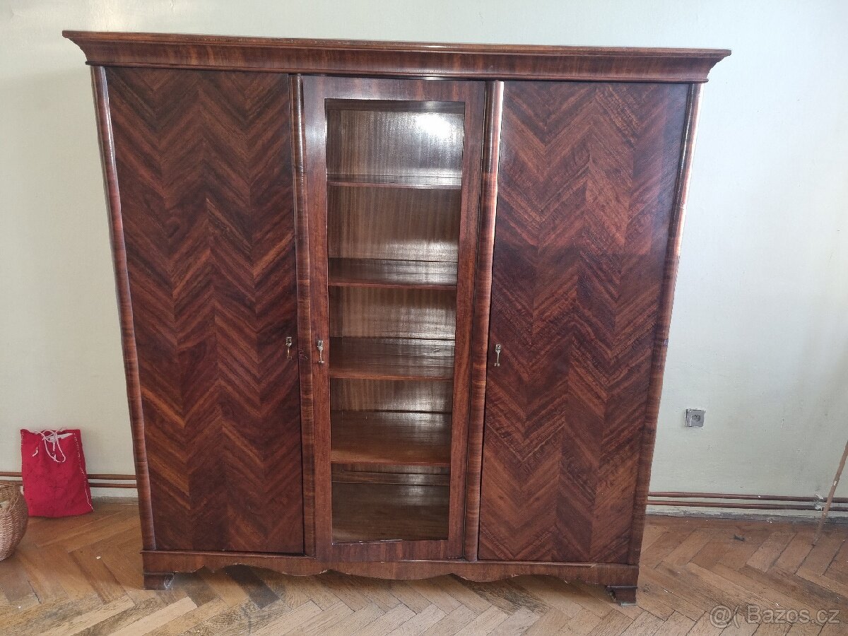 Starožitný nábytek - 2