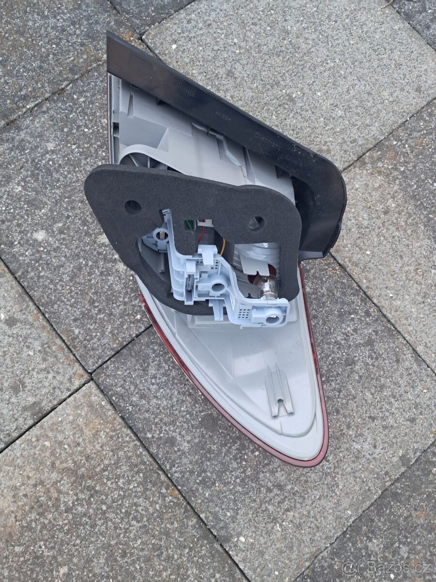 zadní svítilna pro  Mercedes B 246 - 2