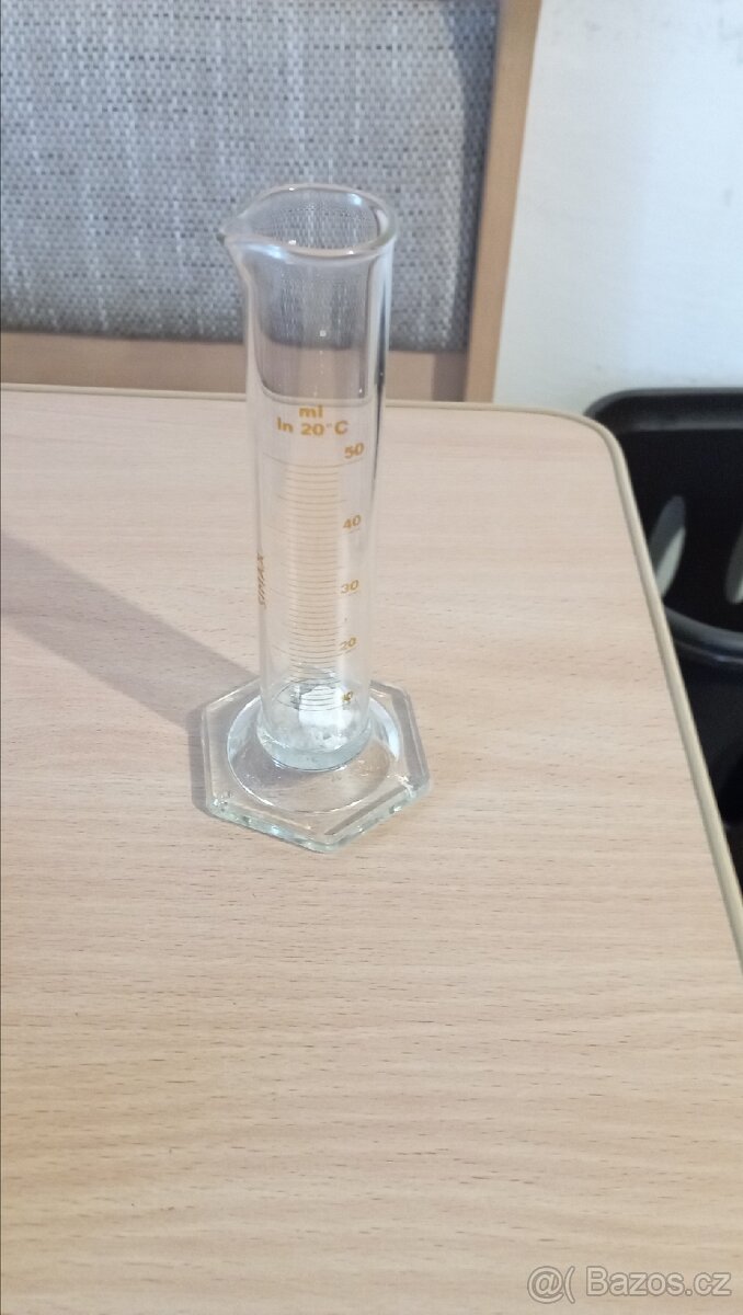 Stará, skleněná odměrka - 2