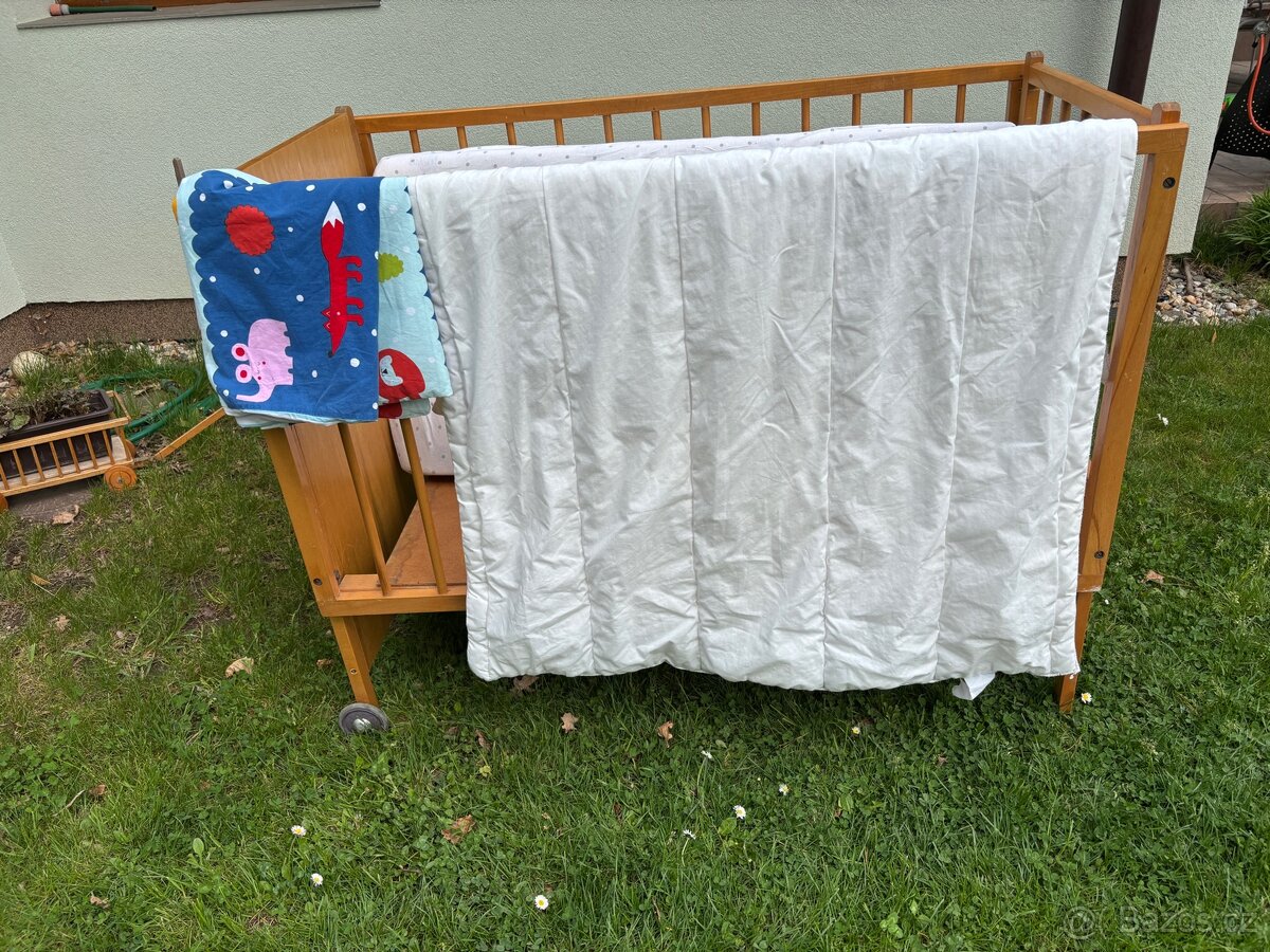 Dřevěná dětská postýlka - 2