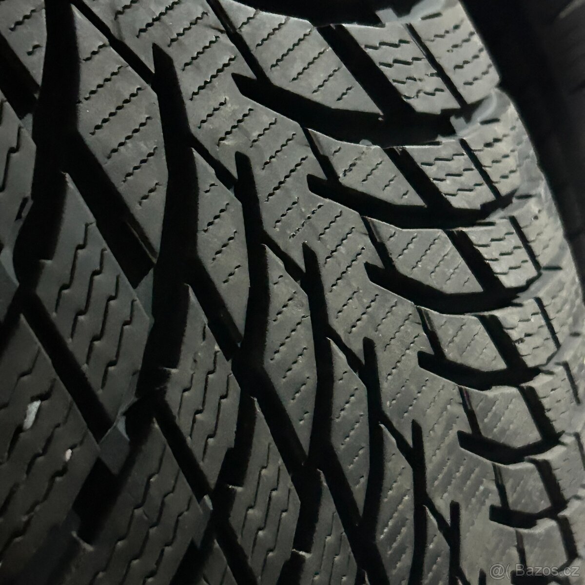 Zimní pneu 215/50 R18 92V Nokian 6mm - 2