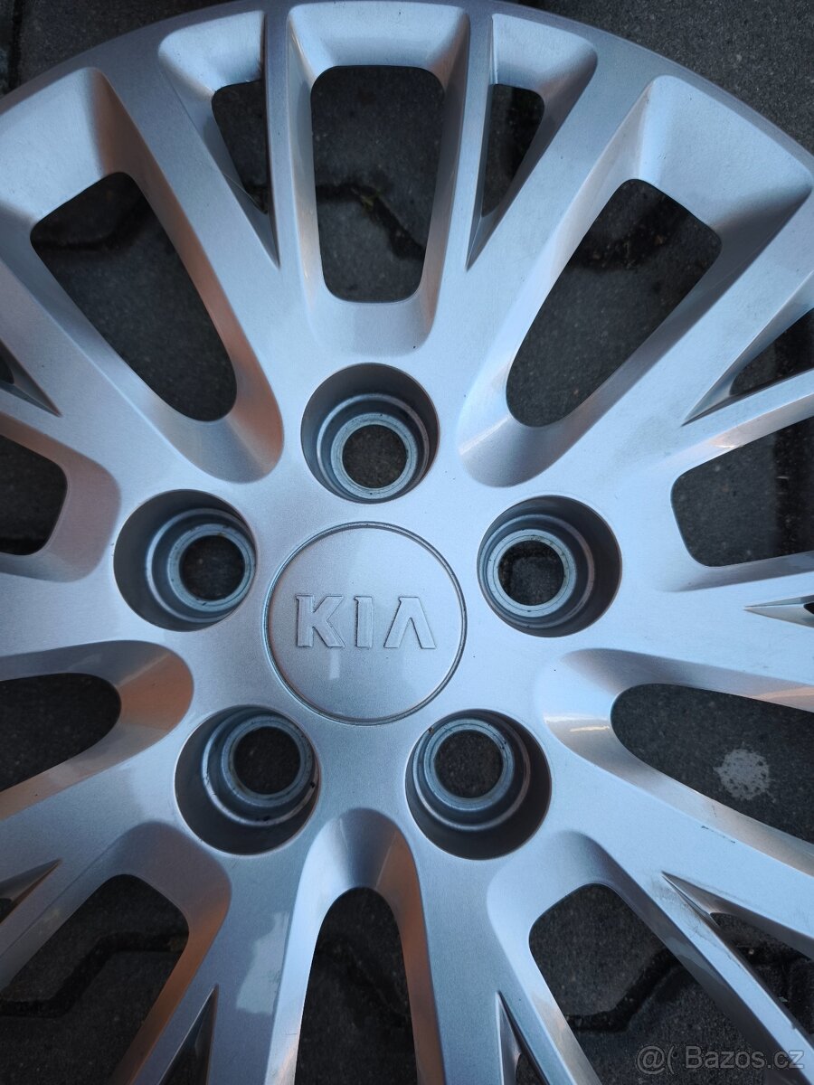 Paprskové poklice KIA - 15' - 2