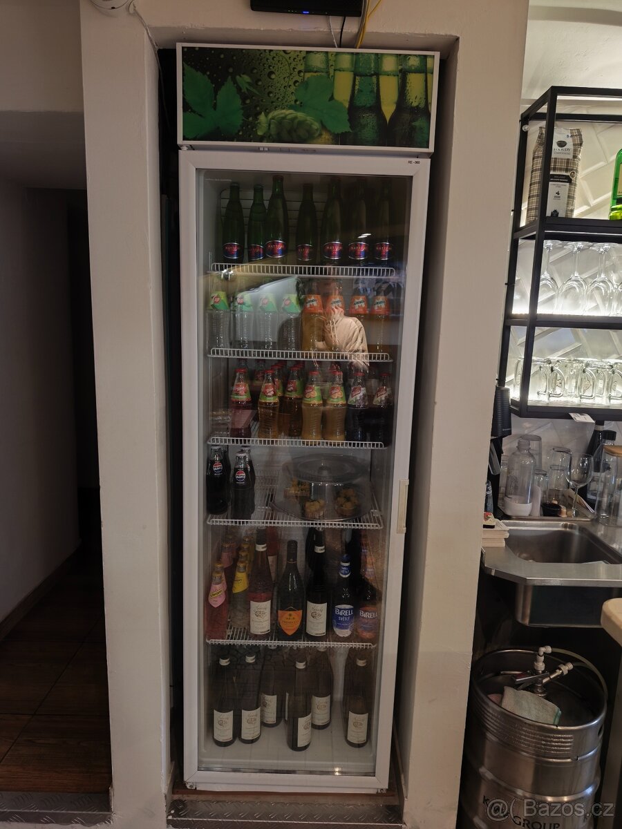 Predám kompletné vybavenie pre reštauráciu a bar – 300 000 K - 2